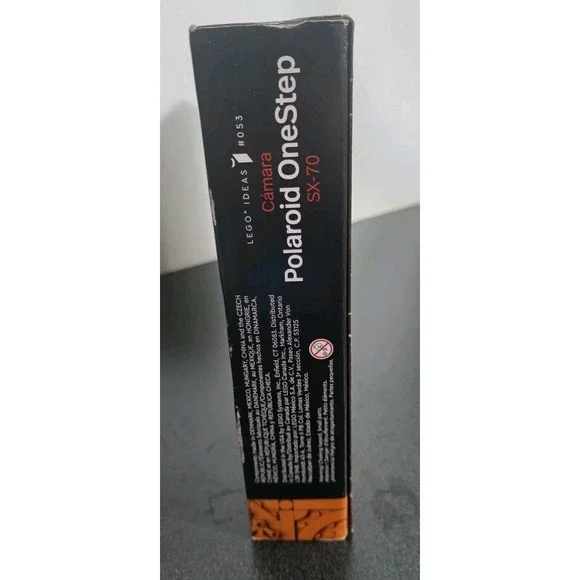 LEGO Ideas Polaroid OneStep SX-70 Camera Model 21345 - Picture 6 of 7